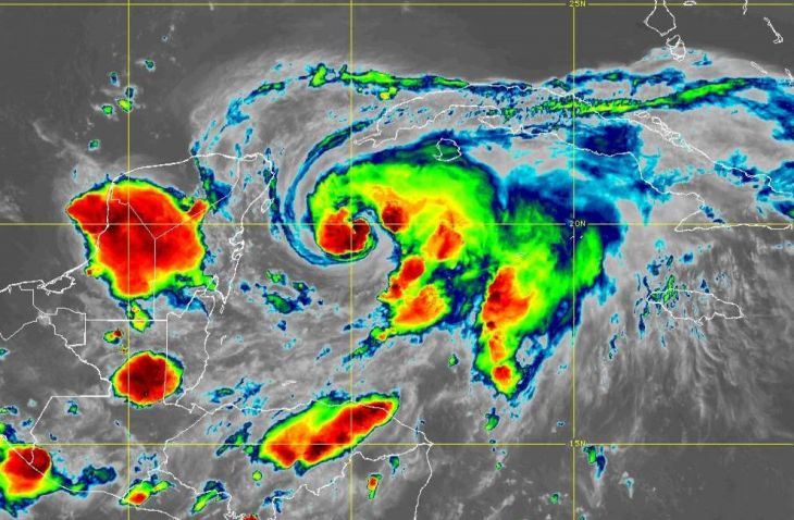 Suspenden actividades laborales en Yucatán por paso de 'Grace'