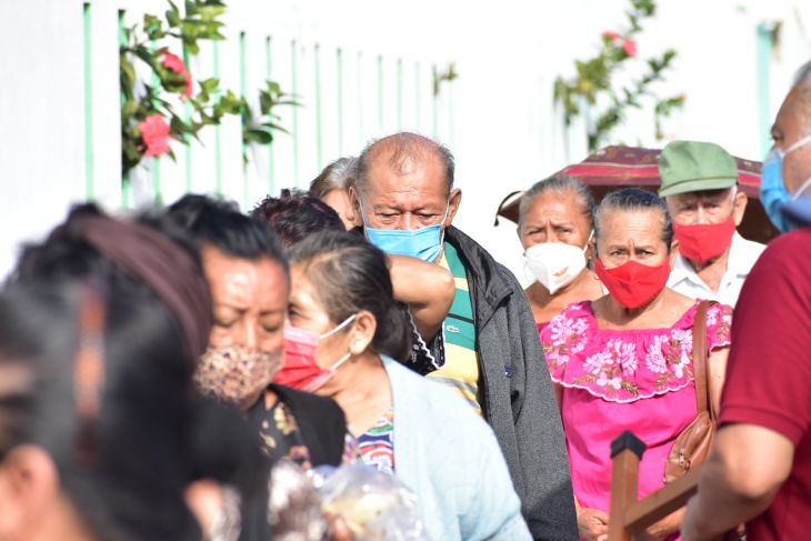 Continua vacunación y refuerzo de Covid-19 en Yucatán