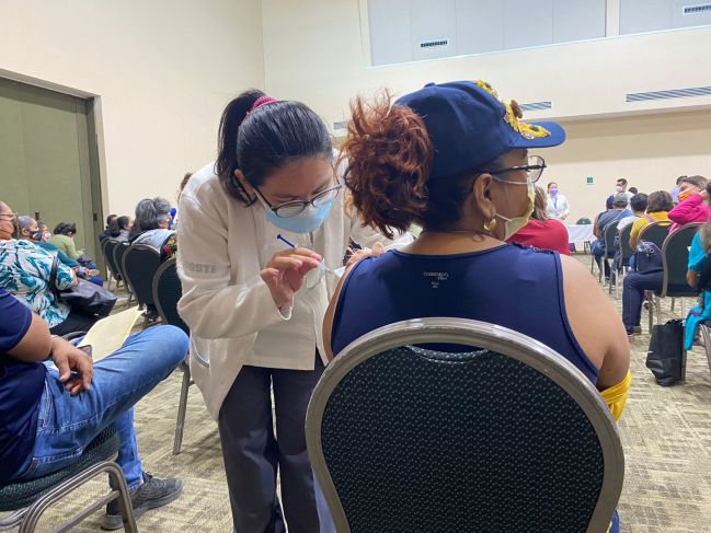 Yucatán: continúa vacunación de refuerzo a mayores de 40 años