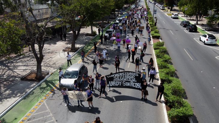 Mujeres yucatecas se manifiestan desde diversos municipios