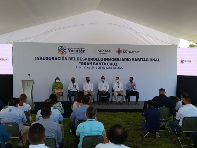 Inauguran primera etapa del complejo habitacional Gran Santa Cruz, en Umán