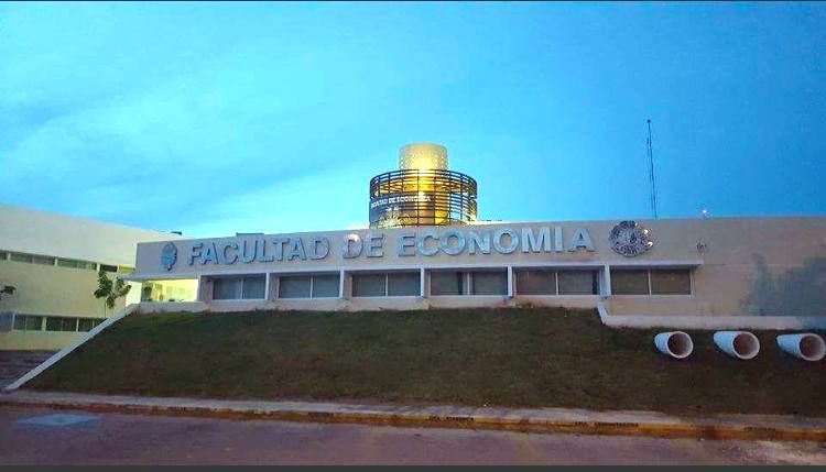 Estudiantes y agrupaciones denuncian a docente de la UADY