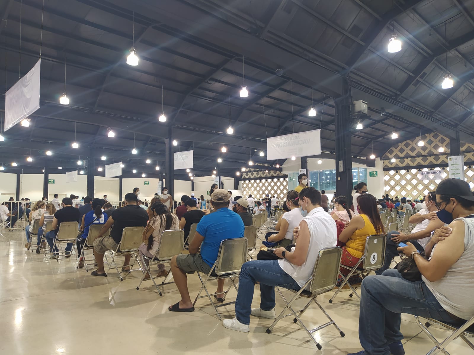 Alta afluencia en primer día de vacunación de 30 a 39 años en Mérida