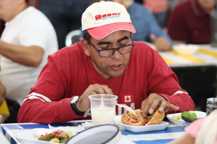 Yucatán rompe récord con la venta de 2.5 toneladas de cochinita pibil en CDMX