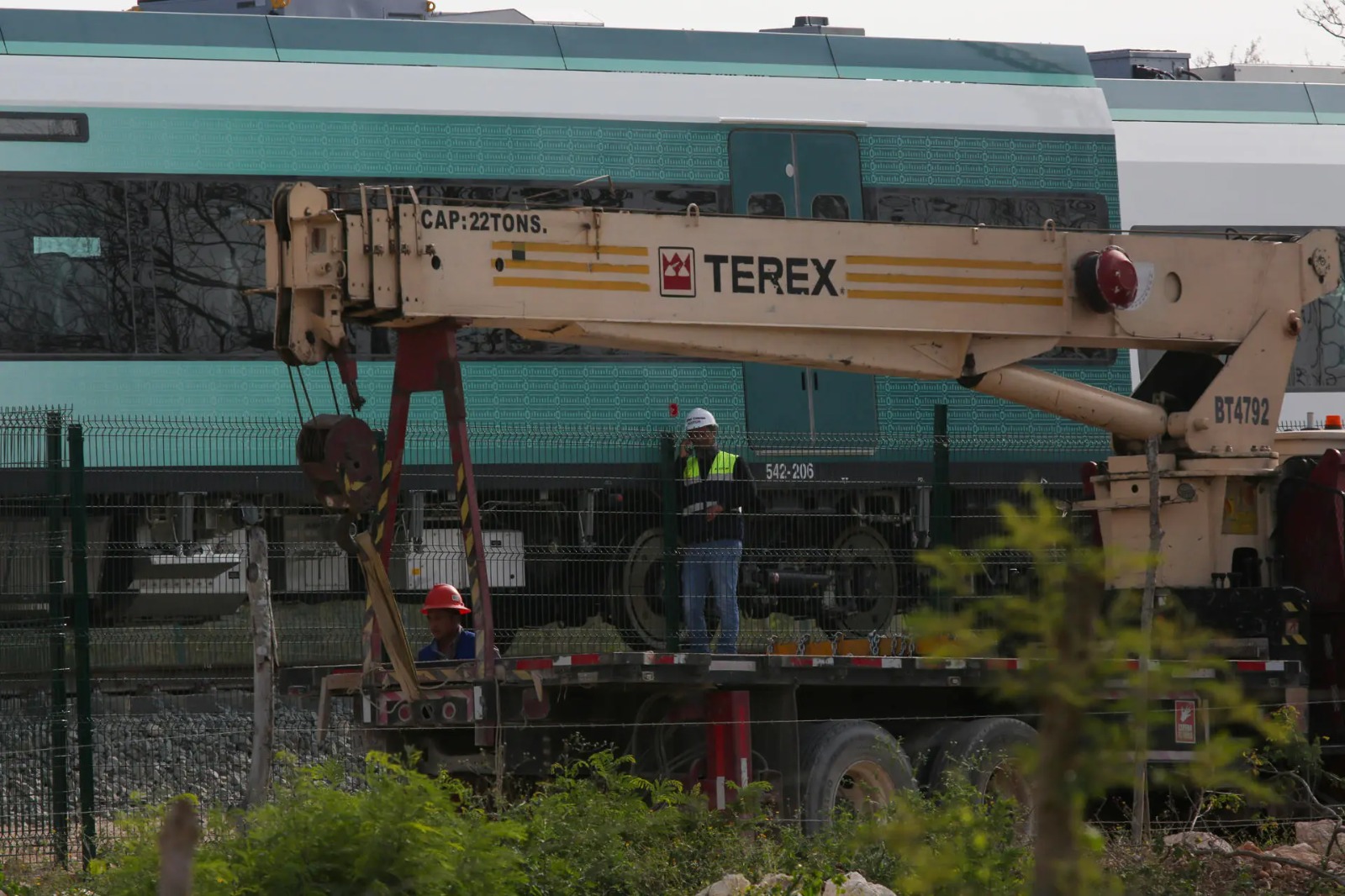 ''Sí está raro'': AMLO sobre el descarrilamiento del Tren Maya en Tixkokob