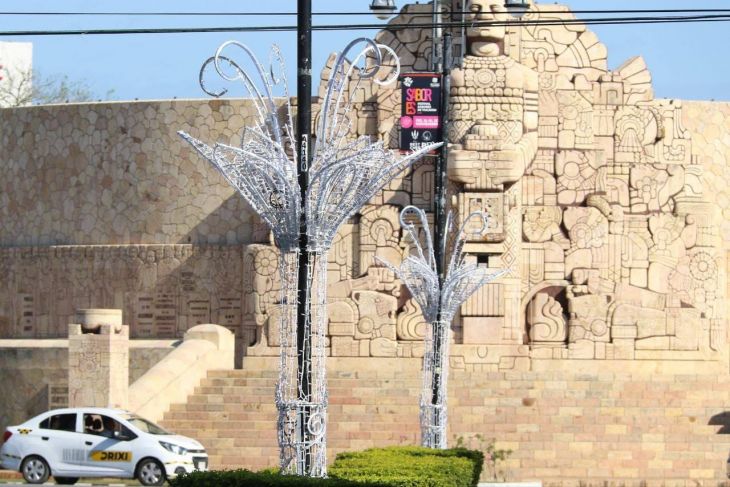 Mérida: Inicia el decorado de parques y avenidas con motivo de las fiestas decembrinas 