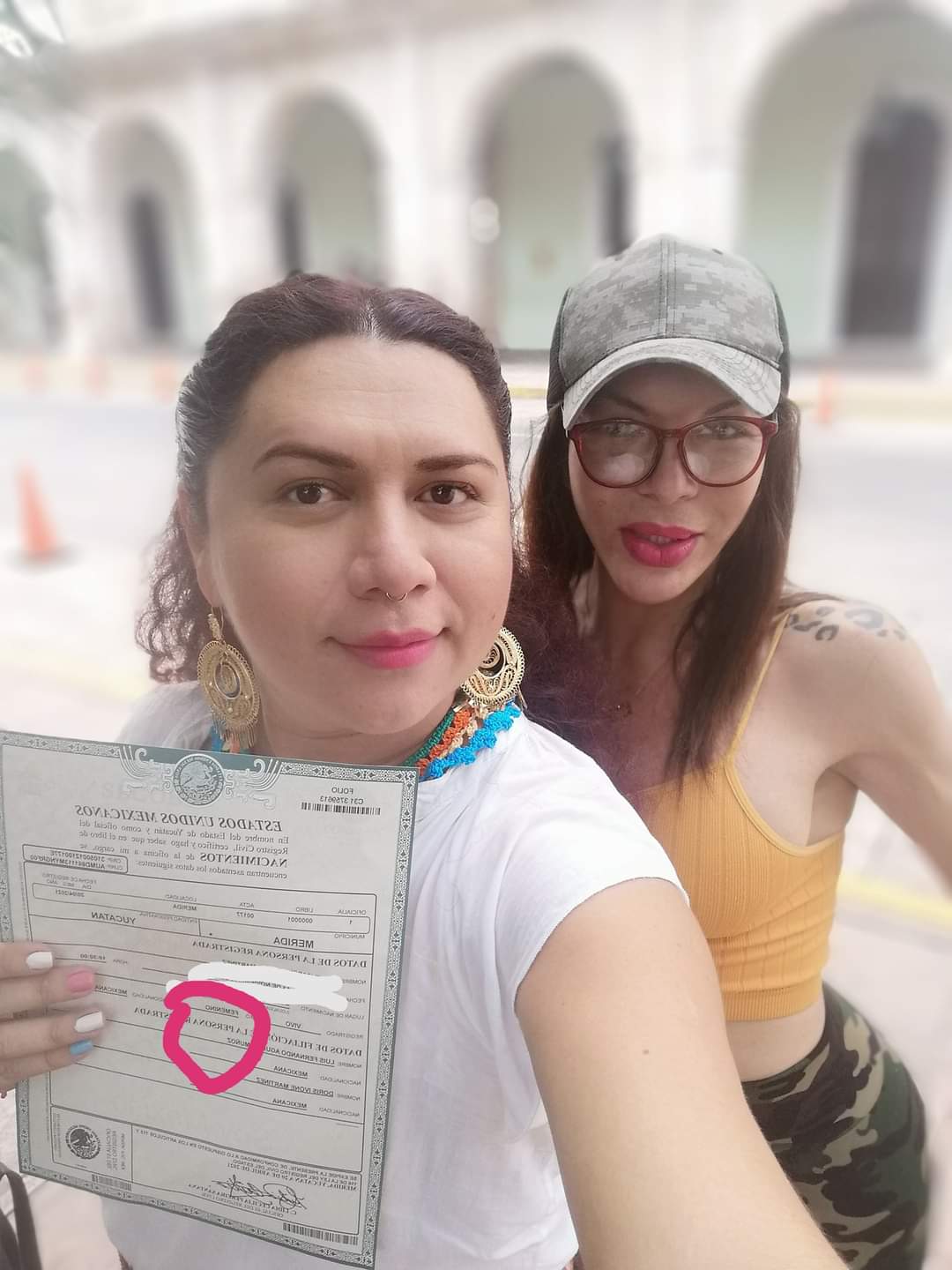 La Jornada Maya | Yucatán | Itzel Chan | Pese a retos, Dafne logra su  cambio de identidad gratuito en Yucatán