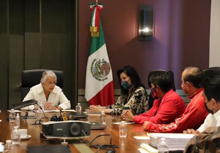 Segob recibe a Dora María, madre de José Eduardo