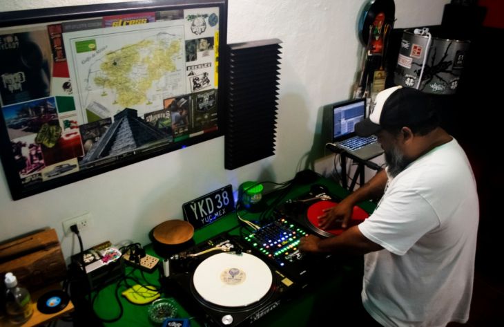 Tornamesistas del Mayab, más de una década ''poniendo el beat'' en las fiestas