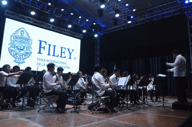 Todos los días habrá poesía en la Filey