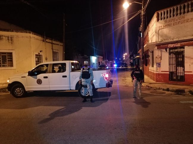 Tres detenidos tras cateo a predios en el centro de Mérida; aseguran droga