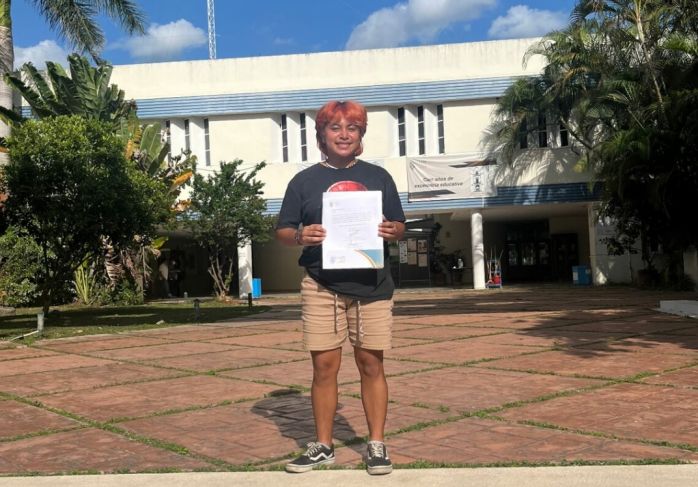  Abril Cris May, primera persona trans no binaria en presidir una Sociedad de Alumnos en la UADY