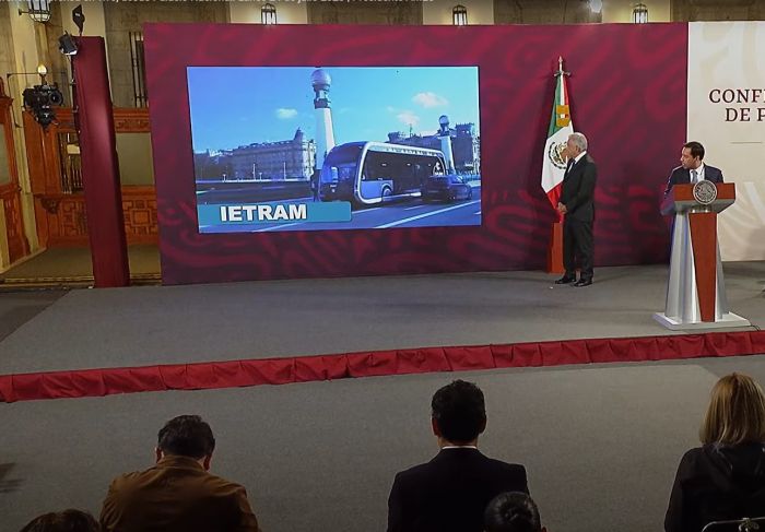 Vila Dosal presenta avances del Ie-Tram en la 'mañanera'; estará listo este mismo año