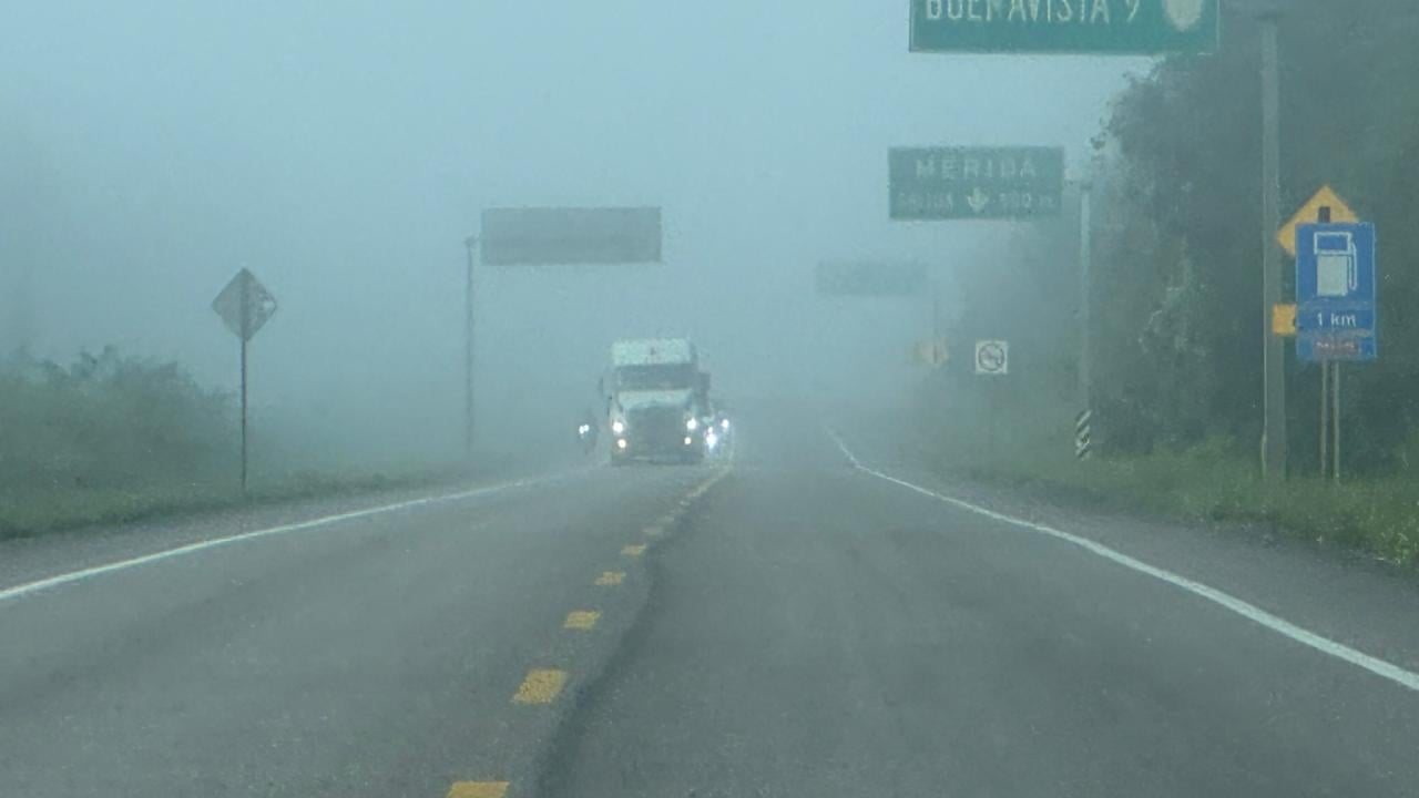 Advierten a conductores sobre bancos de niebla en el sur de QRoo