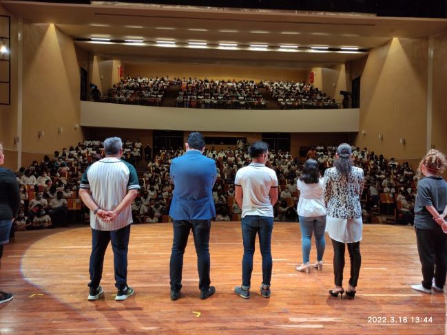 'La última carta' abarca problemas como el suicidio, maltrato y drogas