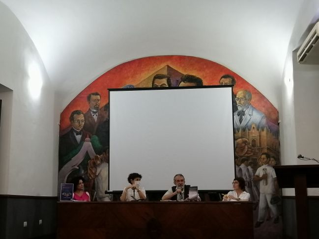 Humberto Chávez crea obra con cartas escritas en la pandemia