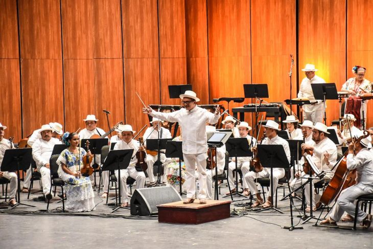 Orquesta Típica Yukalpetén hace vibrar el Palacio de Bellas Artes: Fotos