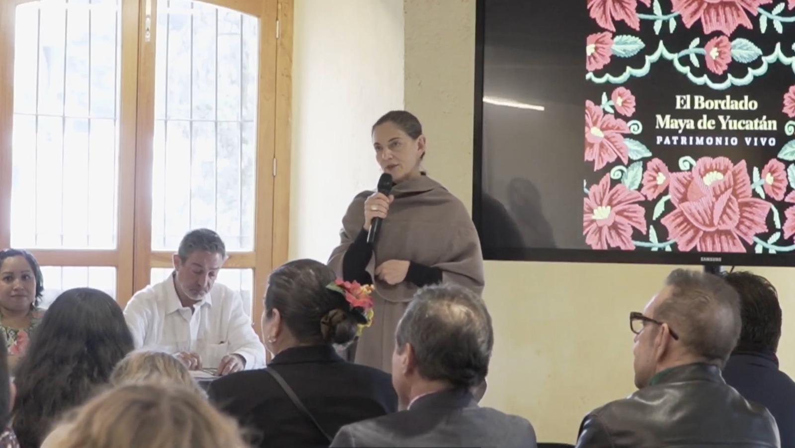 Sedeculta presenta libro sobre El Bordado Maya de Yucatán: Patrimonio Vivo en ORIGINAL México