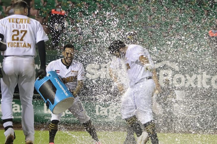 ¡Épico triunfo melenudo en 12 entradas!