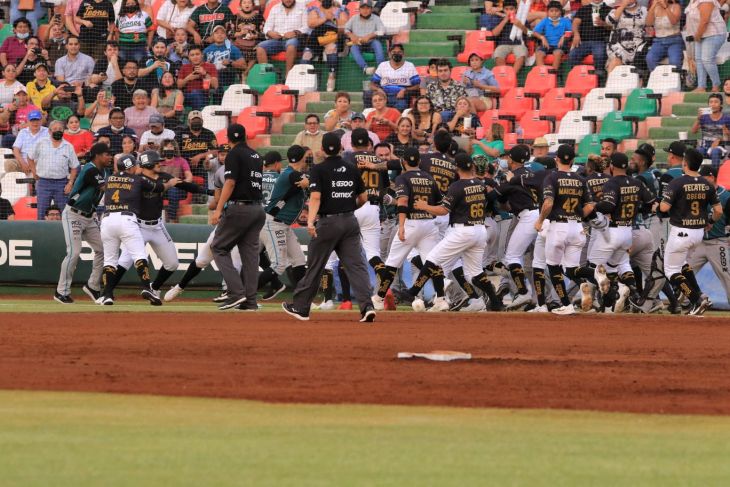 Adames, protagonista de explosiva serie en la cueva