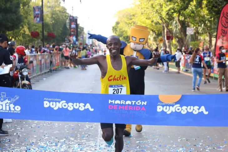 En el regreso del Maratón de Mérida, triunfan los kenianos Monyenye y Jebiwot