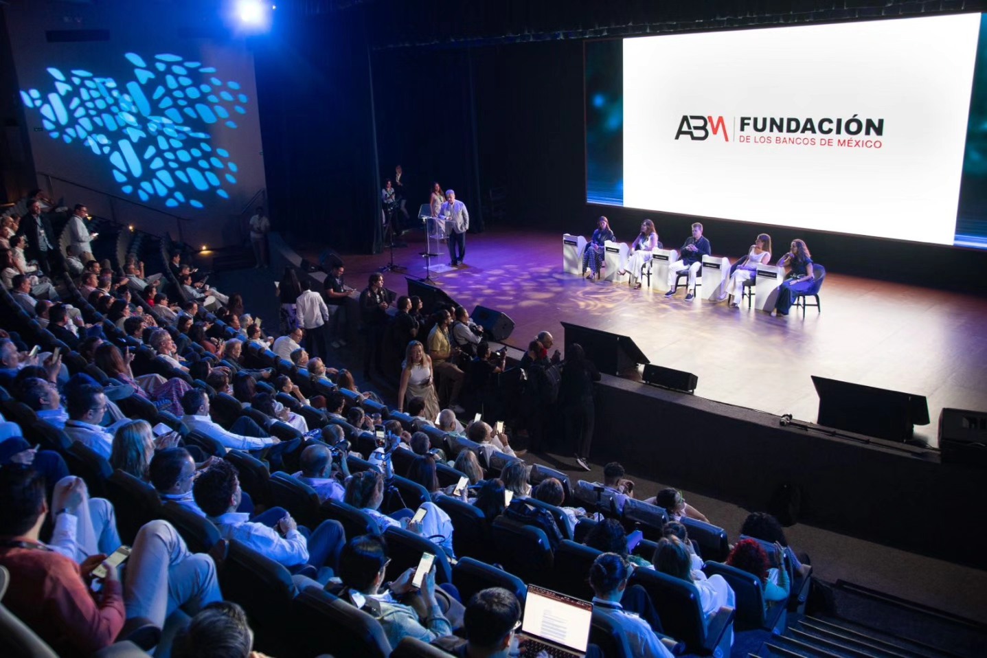 Bancos: lucro y función social