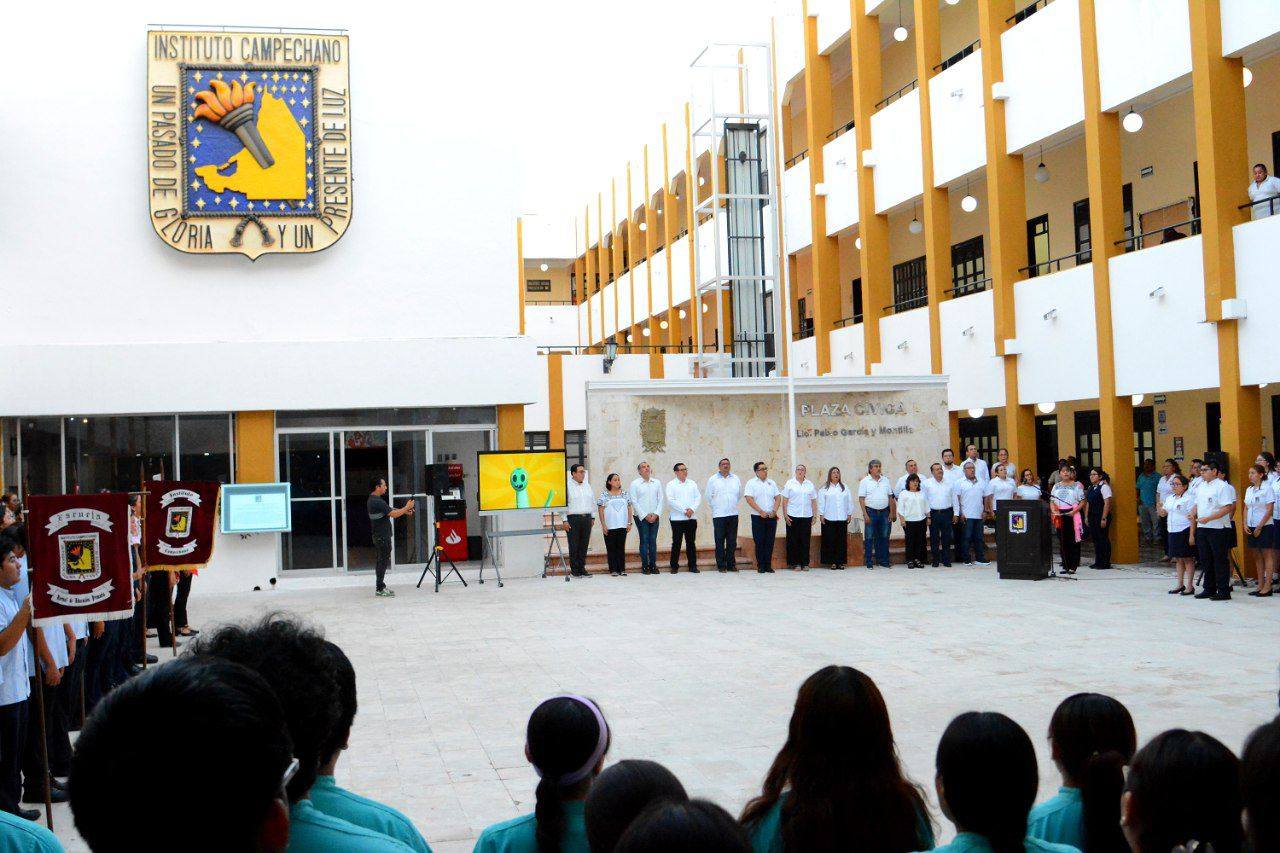 Suspende Instituto Campechano a director de Turismo tras protesta estudiantil