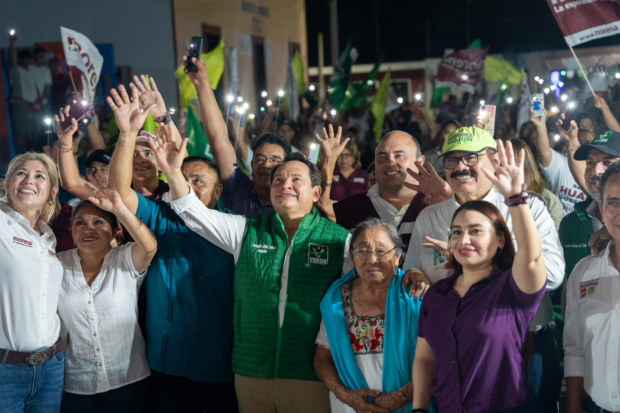 'Huacho' Díaz Mena promete apoyo a mujeres del oriente de Yucatán