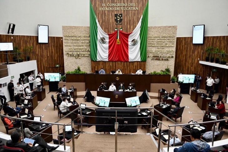 Funcionarios comparecen ante el Congreso de Yucatán por Tercer Informe de Vila