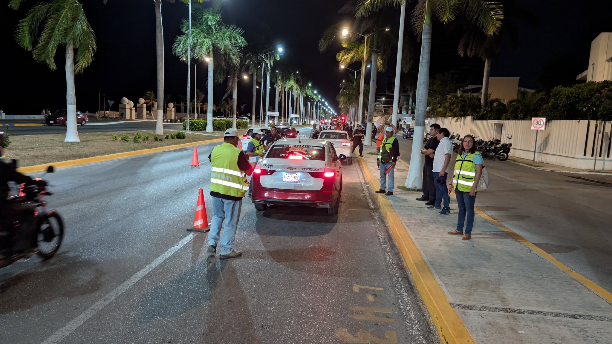 Transportistas irrumpen en Artec; exigen frenar al transporte ''pirata''
