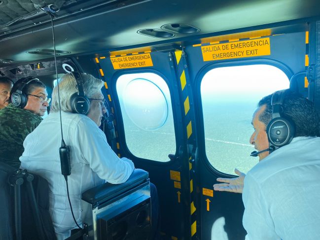 Sobrevuela AMLO tramos del Tren Maya en Quintana Roo