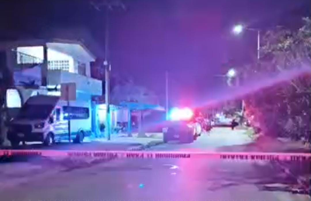 Policía mata a su esposa e hija y comete suicidio en Chetumal