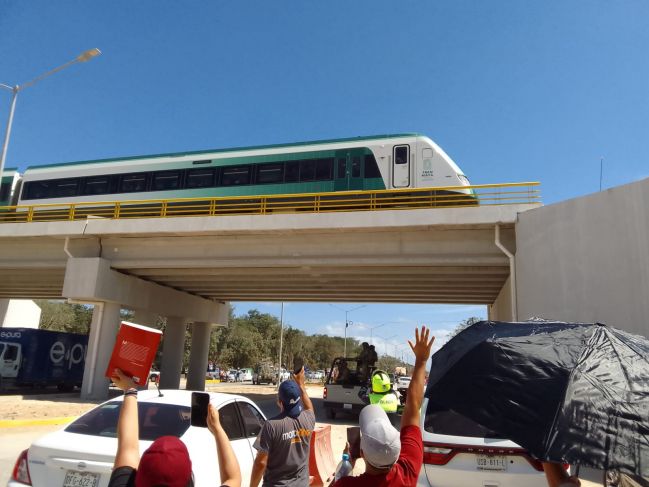 Pilotes de acero soportan estructura del Tren Maya sin dañar el medio ambiente: AMLO