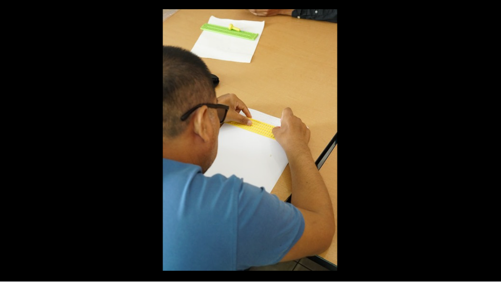 Impulsan aprendizaje y autonomía para personas con discapacidad visual en Playa del Carmen