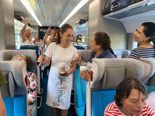 Sheinbaum recorre ruta del Tren Maya de Cancún a Valladolid