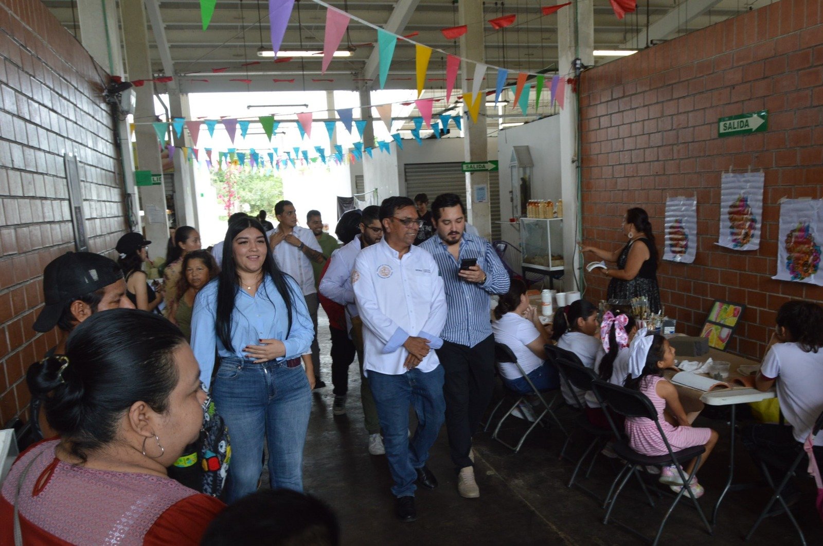 Celebran el quinto aniversario del mercado Mundo de las Piñatas en Playa del Carmen