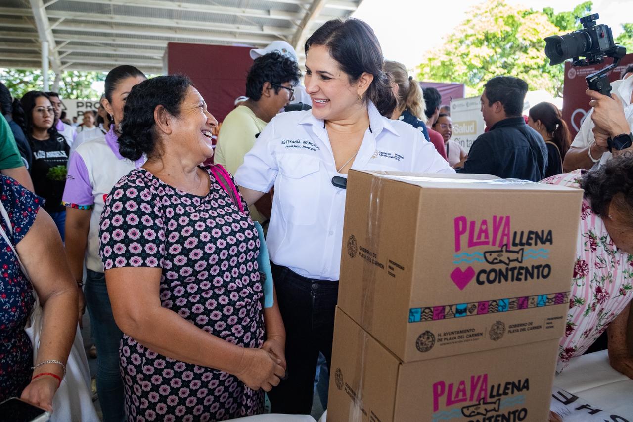 La Chambamanía de Estefanía Mercado llevó trámites y servicios gratuitos a La Guadalupana, en Playa del Carmen