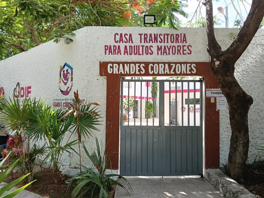 En Cancún, al menos cuatro de cada 10 adultos mayores en situación de calle rechazan ir a un refugio
