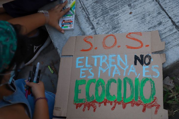 Cuestiona AMLO campaña de famosos y activistas contra el Tren Maya