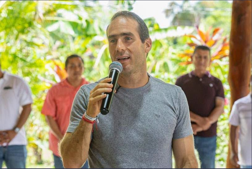 Diego Castañón se registra para la coordinación distrital federal 02 de Morena en QRoo