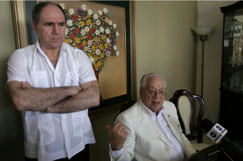 Condenan a ex presidente de Ecuador Abdalá Bucaram a 9 años de prisión