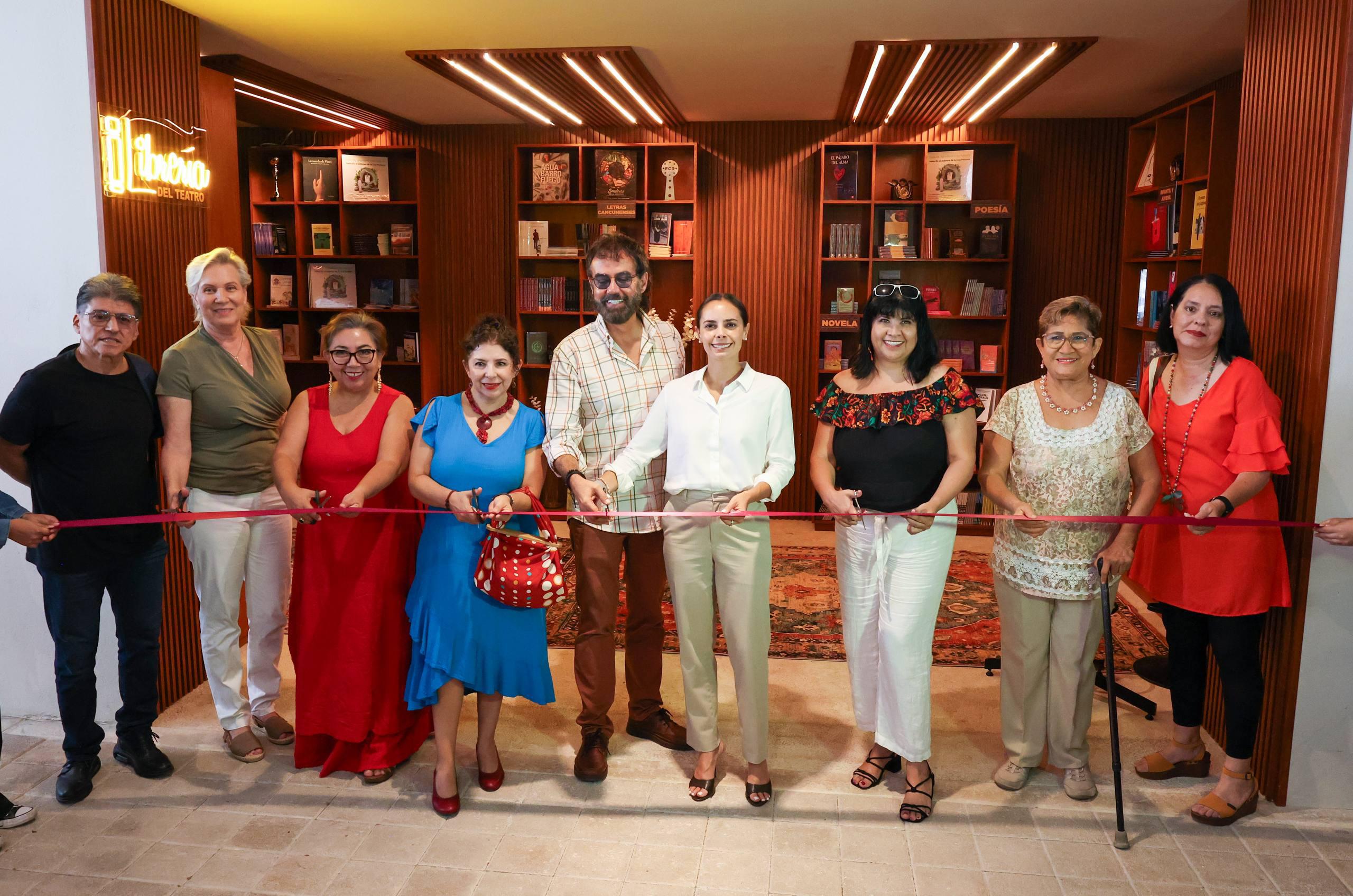 Cancún abre librería en el Teatro de la Ciudad y anuncia fondo editorial para escritores locales