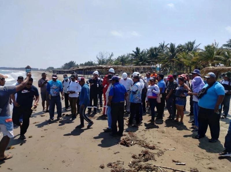 Denuncian llegada de hidrocarburo a costas de Tabasco y Veracruz