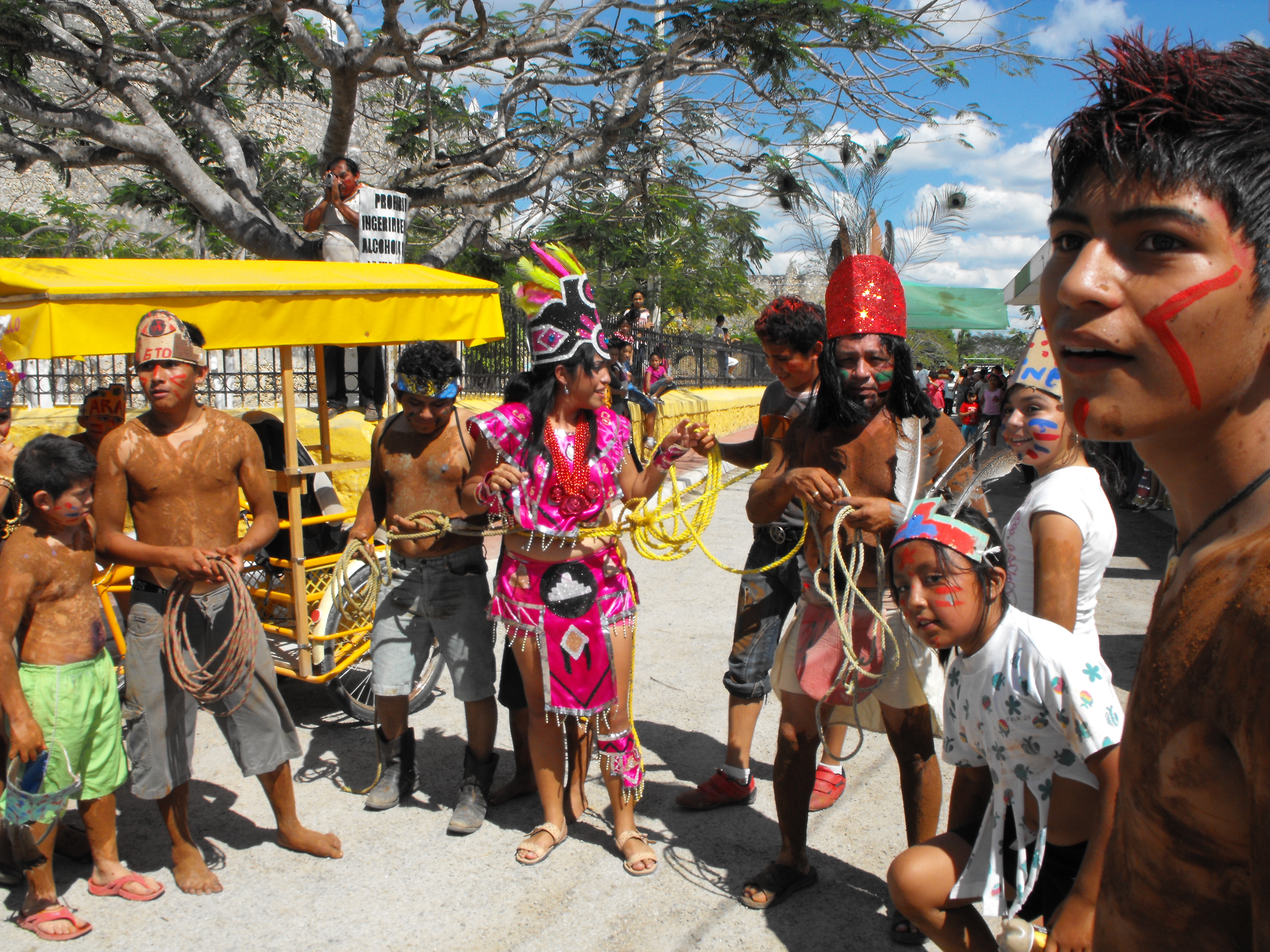 Los ''chikes'' y el carnaval de Ixil