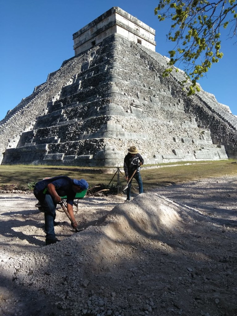 Aprovechan en Chichén Itzá el vacío por COVID-19 para realizar mantenimiento