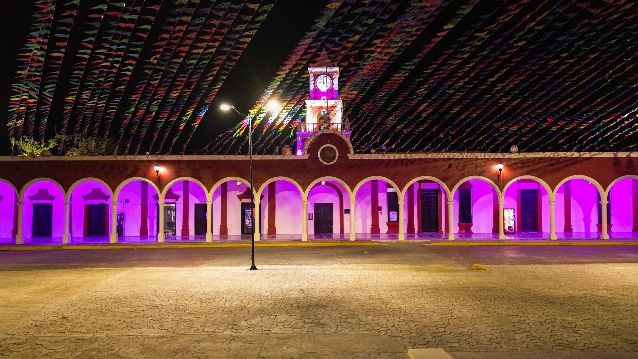 Comerciantes de Champotón en contra de obra de peatonalización de calles
