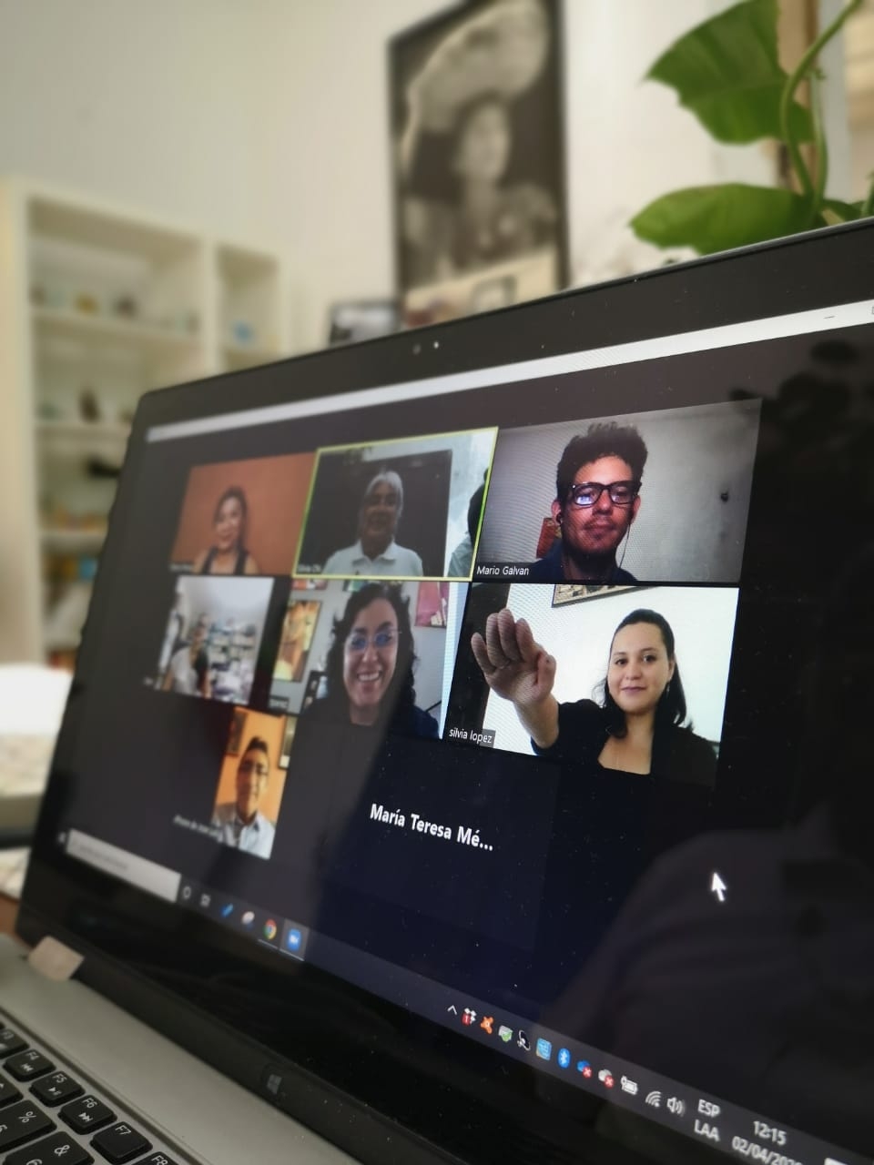 Por contingencia sanitaria, presentan exámenes profesionales de manera virtual en la UADY