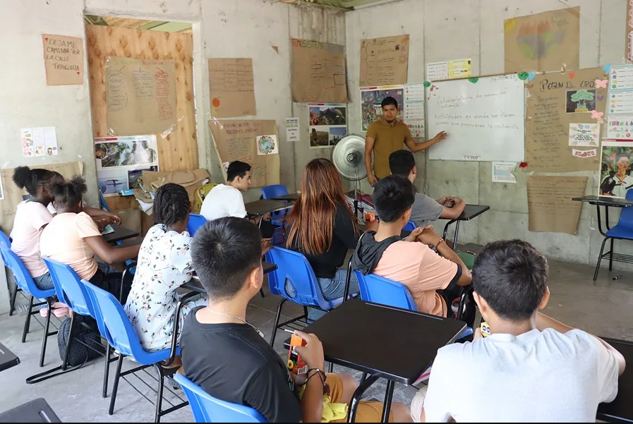 Más de 22 millones de jóvenes no van a la escuela en Latinoamérica, revela informe