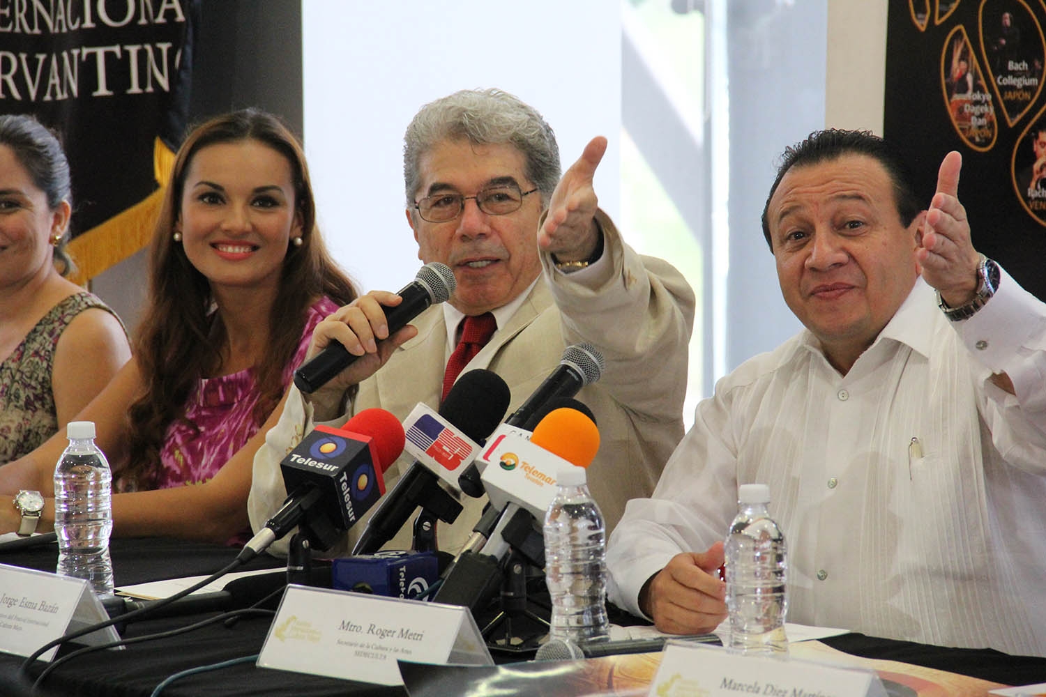 Inicia el FICMaya, Milanés recuerda a Ayotzinapa