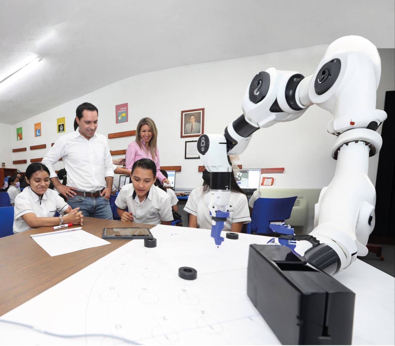 Yucatán logra cifras récord en materia de educación universitaria y de mujeres estudiantes